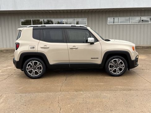 Used 2016 Jeep Renegade Limited image 2