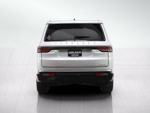 Used 2024 Jeep Wagoneer Series II w/ Flexible Seating Group AWD/4WD image 6