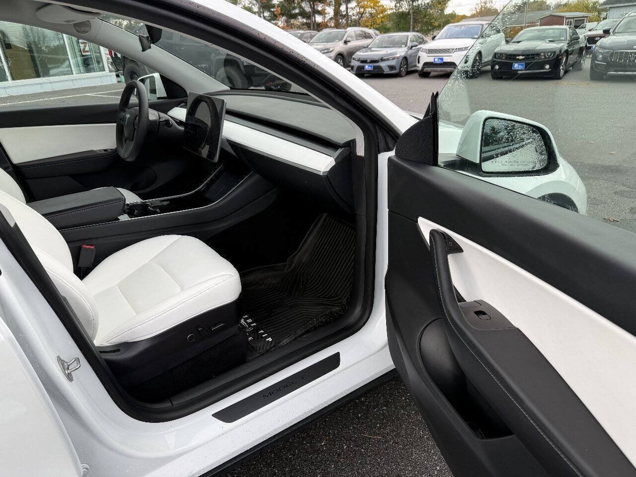 Used 2021 Tesla Model Y Long Range AWD/4WD image 21