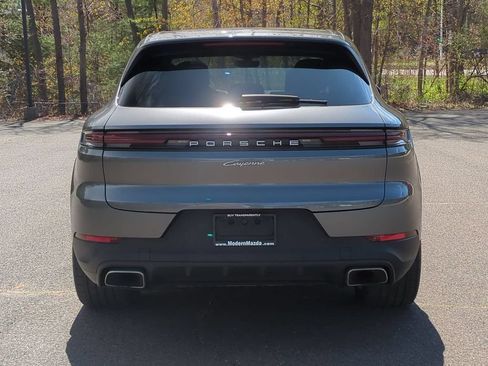 Used 2024 Porsche Cayenne AWD/4WD image 5
