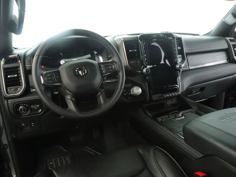 Used 2024 RAM 1500 Limited AWD/4WD image 2