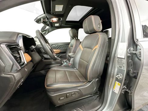 Used 2023 GMC Canyon AT4 image 4