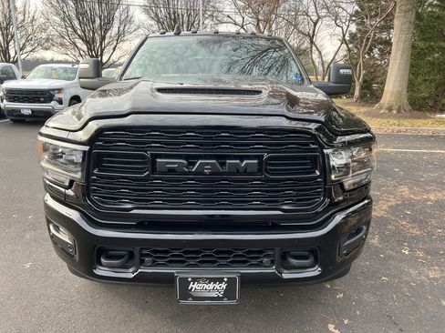 Used 2023 RAM 3500 Limited image 3