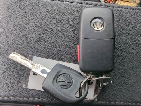 Used 2017 Volkswagen Beetle 1.8T SE FWD image 31