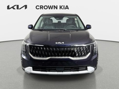 Certified 2025 Kia Carnival FWD image 2