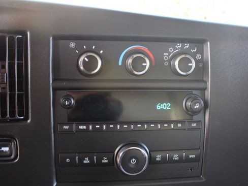 Used 2022 Chevrolet Express 4500 Extended w/ Power Convenience Package image 16