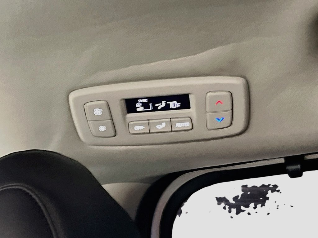 Used 2026 Kia Carnival EX FWD image 26