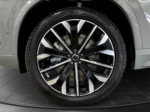 New 2026 Volvo XC90 B6 Plus w/ Protection Package Premier image 14