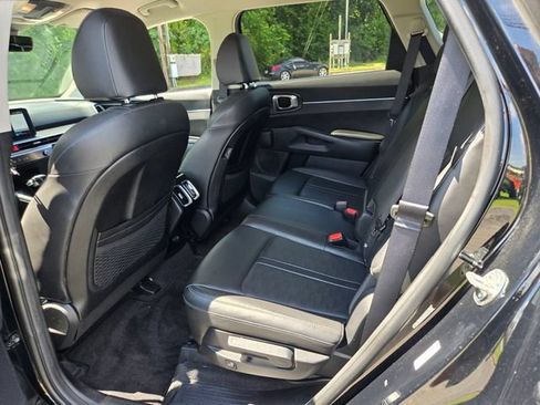 Used 2024 Kia Sorento S AWD/4WD image 11