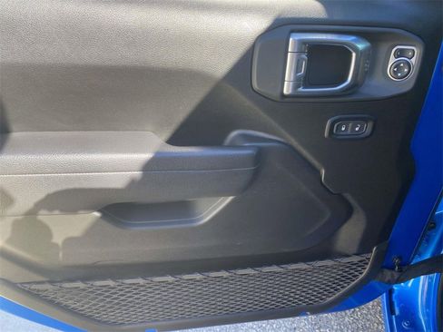 Used 2024 Jeep Wrangler Sport S image 13