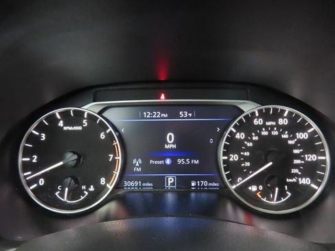 Used 2025 Nissan Altima 2.5 SV image 19