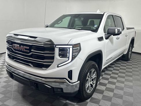 Used 2024 GMC Sierra 1500 SLT AWD/4WD image 3