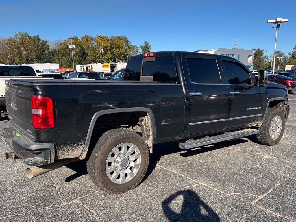 Used 2019 GMC Sierra 2500 Denali w/ Duramax Plus Package AWD/4WD image 3