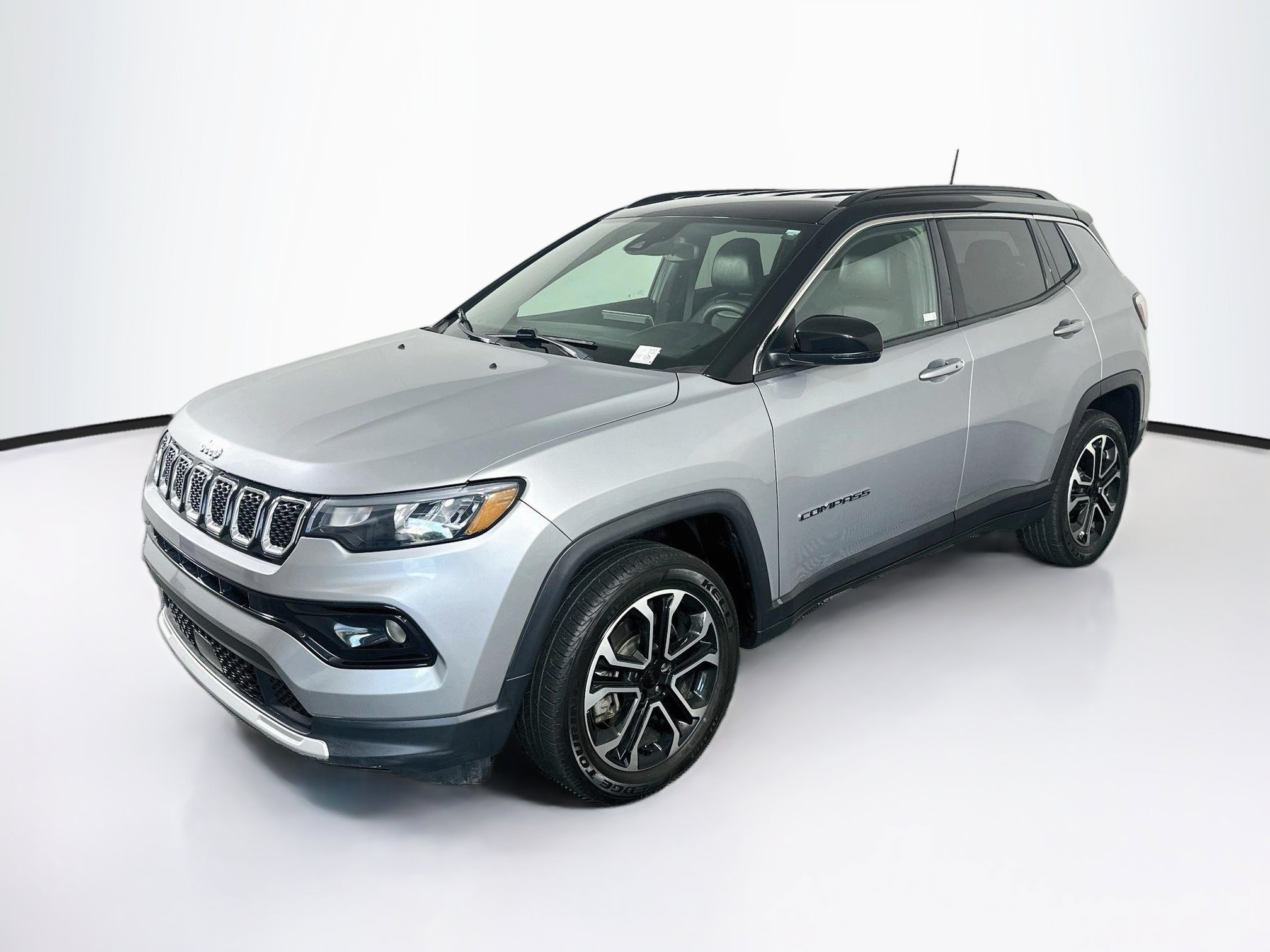 Used 2023 Jeep Compass Limited AWD/4WD image 3