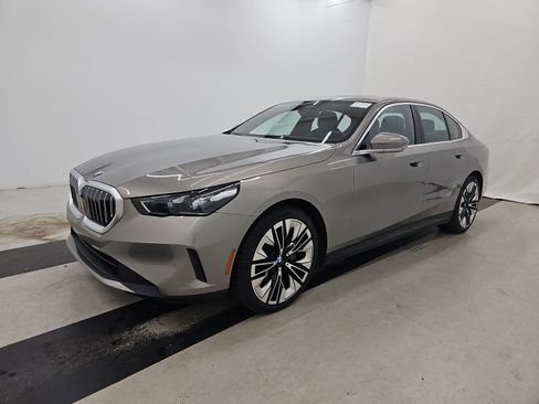 Used 2026 BMW 540i xDrive AWD/4WD image 2