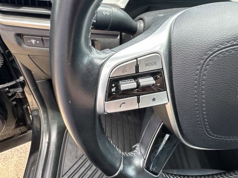 Used 2023 Kia Telluride LX image 22