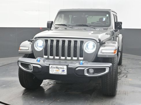 Used 2023 Jeep Wrangler Unlimited Sahara AWD/4WD image 4