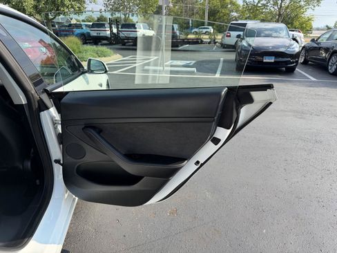 Used 2023 Tesla Model 3 Standard Range RWD image 17