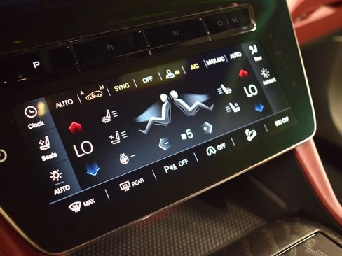 Certified 2025 Maserati Grecale Modena AWD/4WD image 32