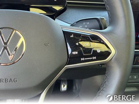 Used 2025 Volkswagen ID. Buzz Pro S Plus RWD image 34
