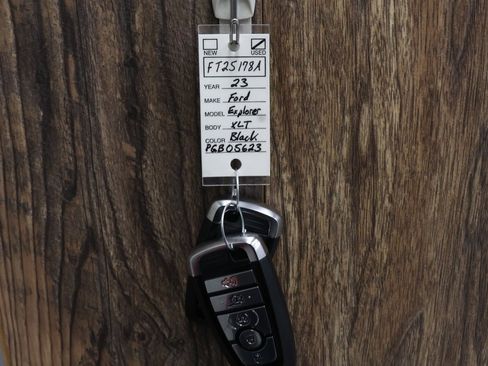 Used 2023 Ford Explorer XLT w/ Equipment Group 202A image 37