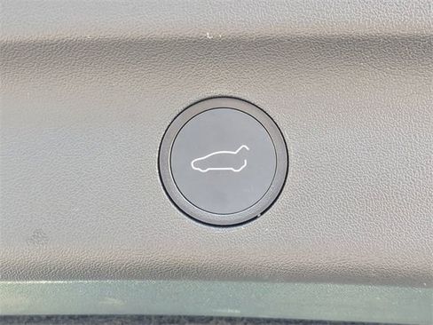 Used 2022 Tesla Model Y Performance image 15