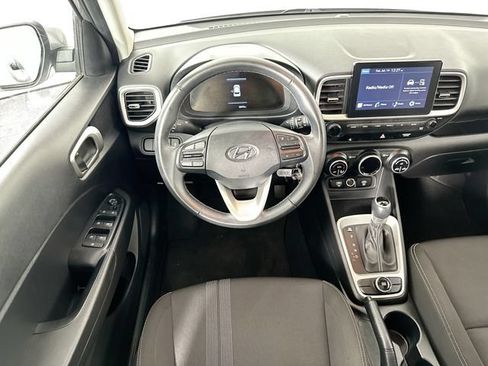Used 2023 Hyundai Venue SEL w/ Cargo Package FWD image 3