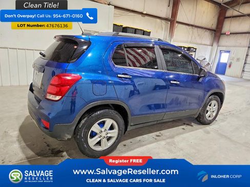 Used 2020 Chevrolet Trax LT FWD image 4