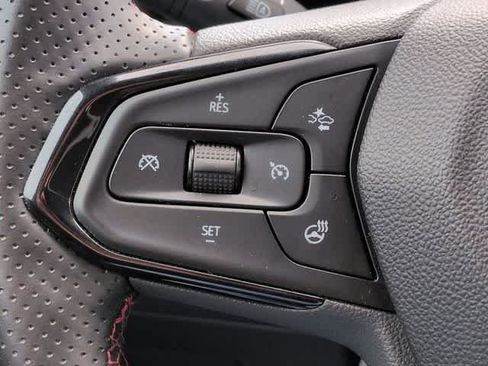 Used 2025 Chevrolet Trax RS w/ Driver Confidence Package FWD image 23