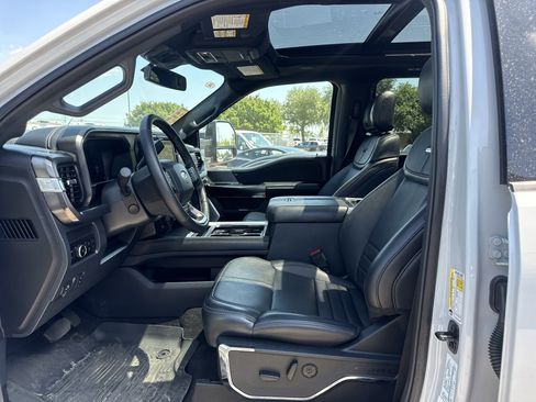 Used 2026 Ford F350 Platinum w/ Tremor Off-Road Package AWD/4WD image 3
