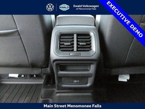 New 2025 Volkswagen Taos SE image 39
