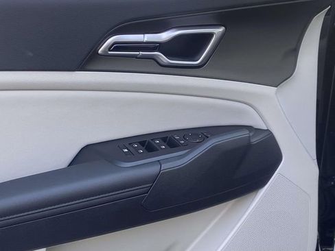 New 2026 Kia Sportage EX FWD image 13