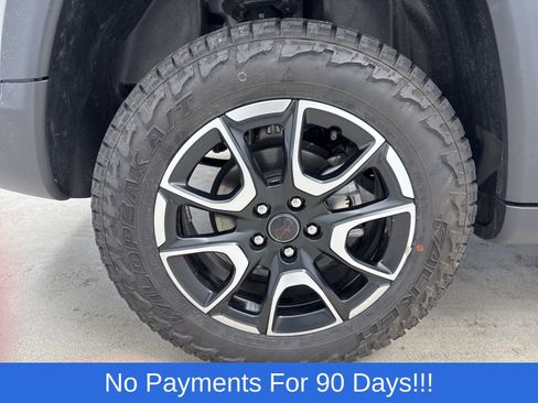 Used 2025 Jeep Compass Trailhawk AWD/4WD image 42