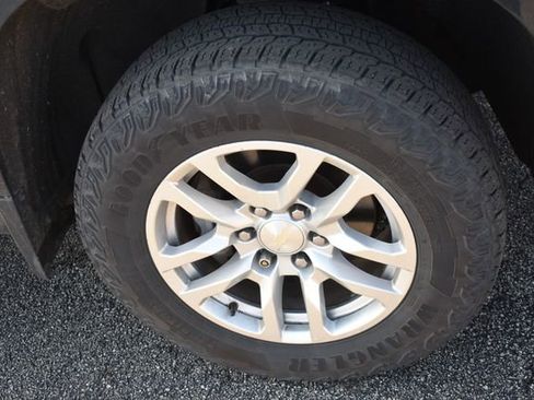 Used 2019 Chevrolet Silverado 1500 LT w/ All-Star Edition AWD/4WD image 11