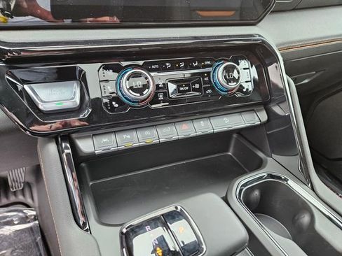 New 2026 GMC Sierra 1500 AT4 w/ AT4 Premium Package AWD/4WD image 28