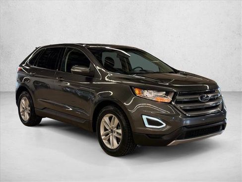 Used 2017 Ford Edge SEL w/ Class II Trailer Tow Package AWD/4WD image 3