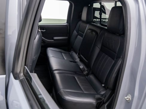 Used 2022 Nissan Frontier PRO-4X w/ Pro-4X Premium Package image 17