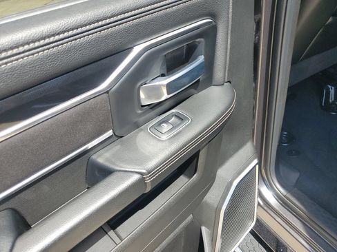Used 2023 RAM 2500 Laramie AWD/4WD image 16