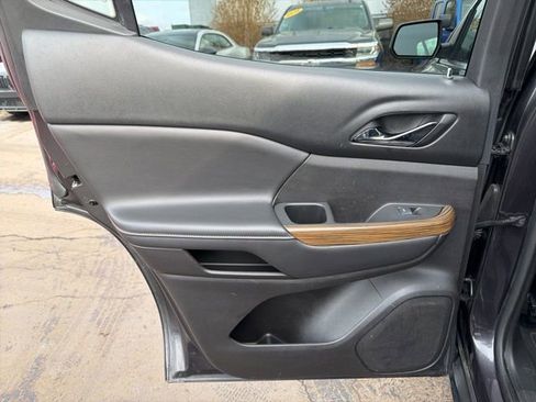 Used 2017 GMC Acadia SLE image 19