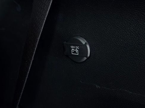 Used 2025 Chrysler Pacifica Select FWD image 10