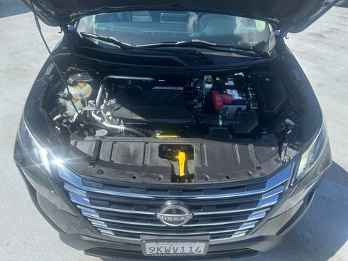 Used 2024 Nissan Rogue SV image 34