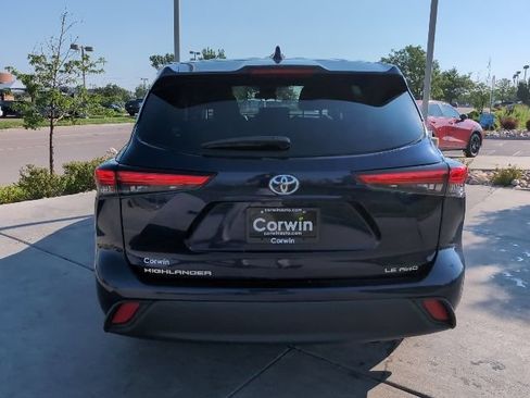 Used 2020 Toyota Highlander LE AWD/4WD image 8
