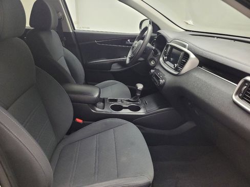 Used 2019 Kia Sorento AWD V6 image 21