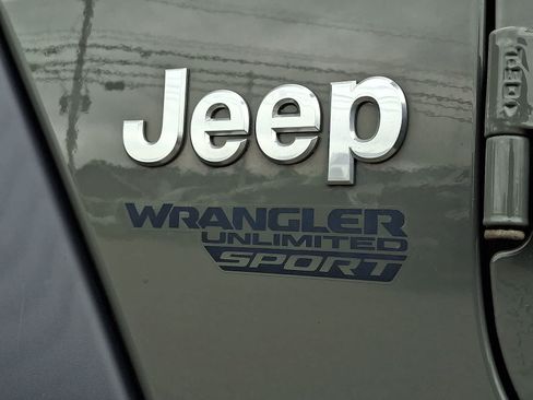 Used 2020 Jeep Wrangler Unlimited Sport S AWD/4WD image 32