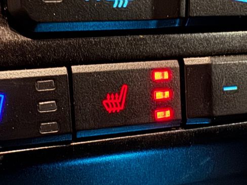 Used 2018 Ford F150 Lariat image 36