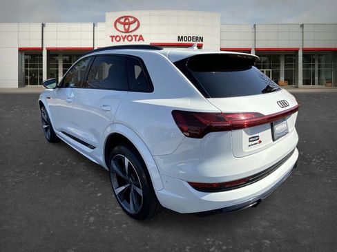 Used 2022 Audi e-tron S Premium Plus image 6