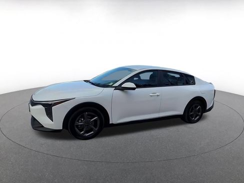 Used 2025 Kia K4 LXS image 7