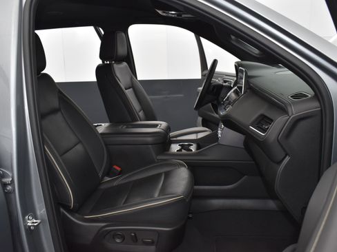 Used 2024 GMC Yukon SLT image 25