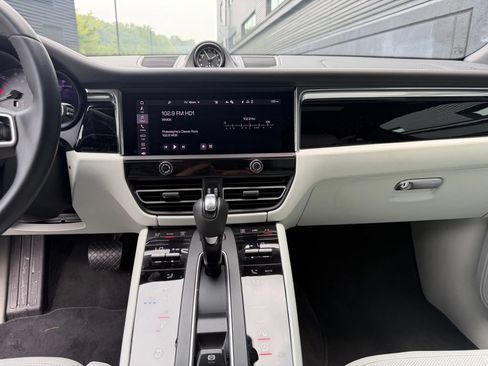 Certified 2026 Porsche Macan S AWD/4WD image 22