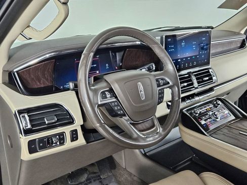Used 2022 Lincoln Navigator Reserve image 31
